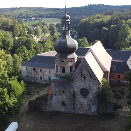 Kemping Maringotka Na Samote Na Kozi Farme *