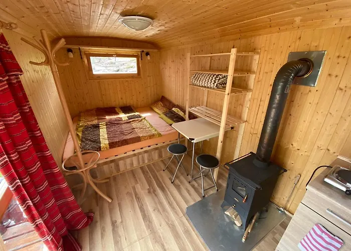Camping Maringotka Na Samote Na Kozi Farme Pobezovice